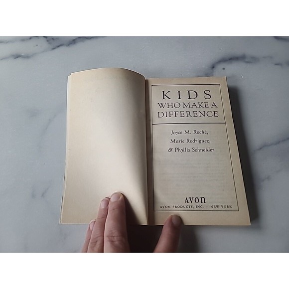 Kids Who Make A Difference Joyce M. Roche Marie Rodriguez Paperback - Picture 3 of 10